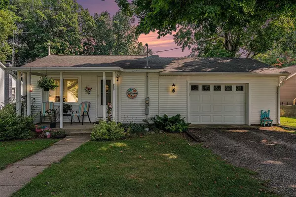 225 W Charlotte Street, Centreville Vlg, MI 49032