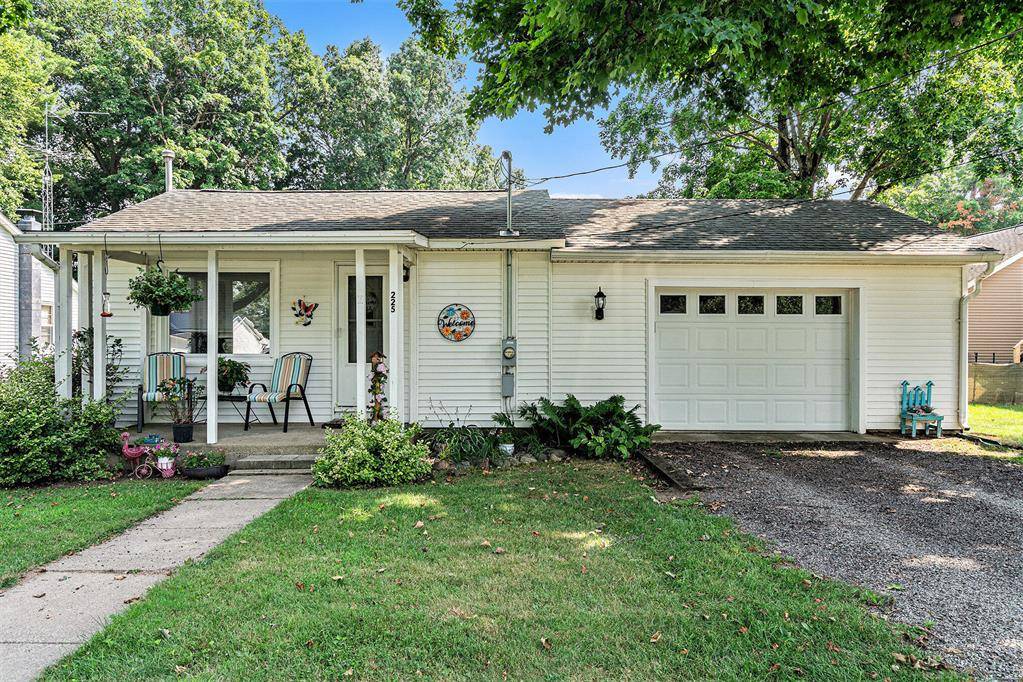 Centreville Vlg, MI 49032,225 W Charlotte Street