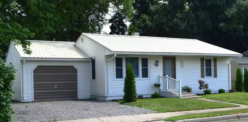 106 Vinewood Avenue, Sturgis, MI 49091