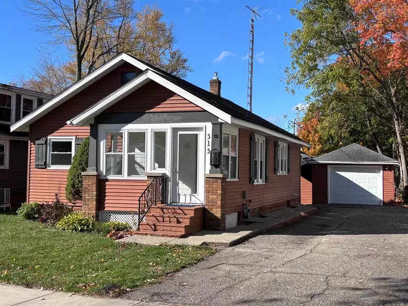 313 S Fourth Street, Sturgis, MI 49091