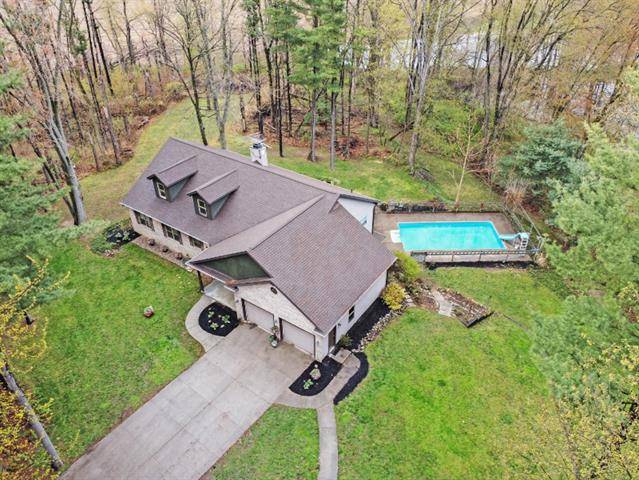235 W Snow Road, Baroda Twp, MI 49101