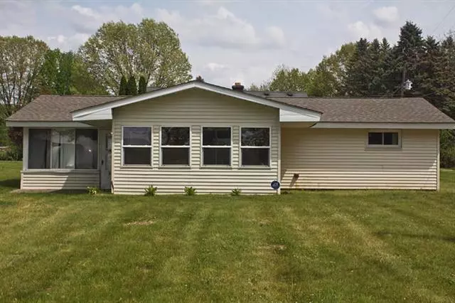 50345 E. Lakeshore Drive, Dowagiac, MI 49047