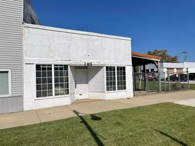 585 W Main Street, Benton Harbor, MI 49022