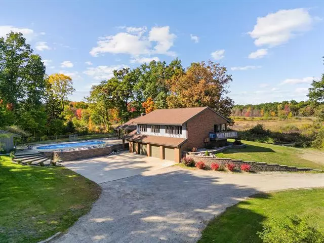 25148 Kenneth Avenue, Ontwa Twp, MI 49112