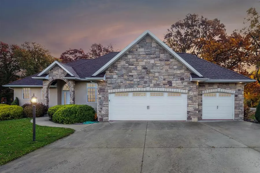 69037 Cody Drive, Ontwa Twp, MI 49112