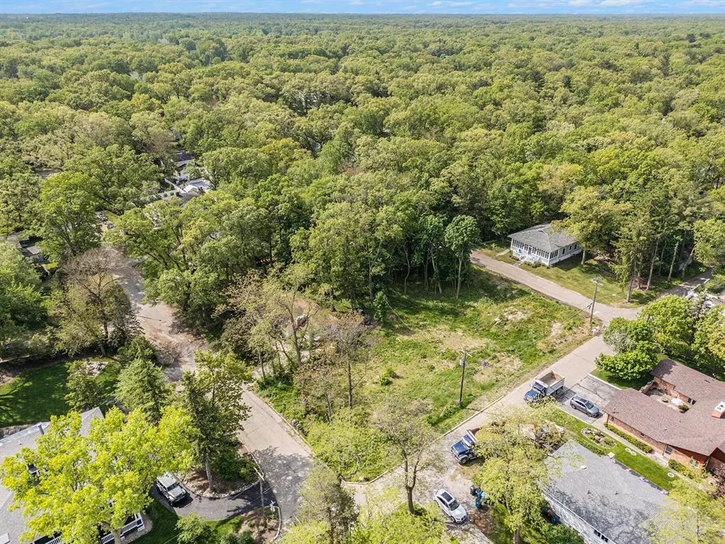 Grand Beach Vlg, MI 49117,0 Lake View Avenue