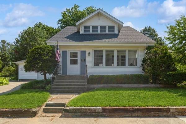 327 Cherry Street,  South Haven,  MI 49090