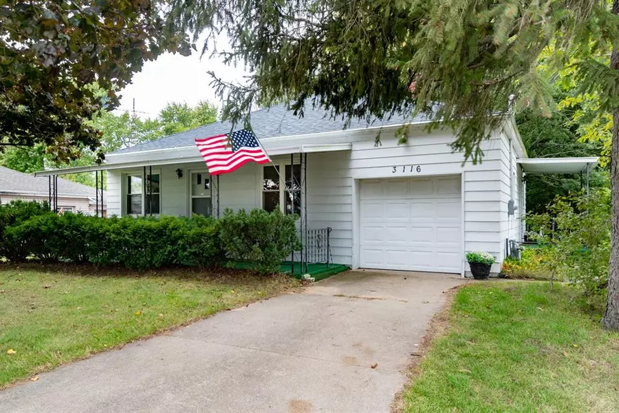 3116 CLEVELAND Avenue, St. Joseph, MI 49085