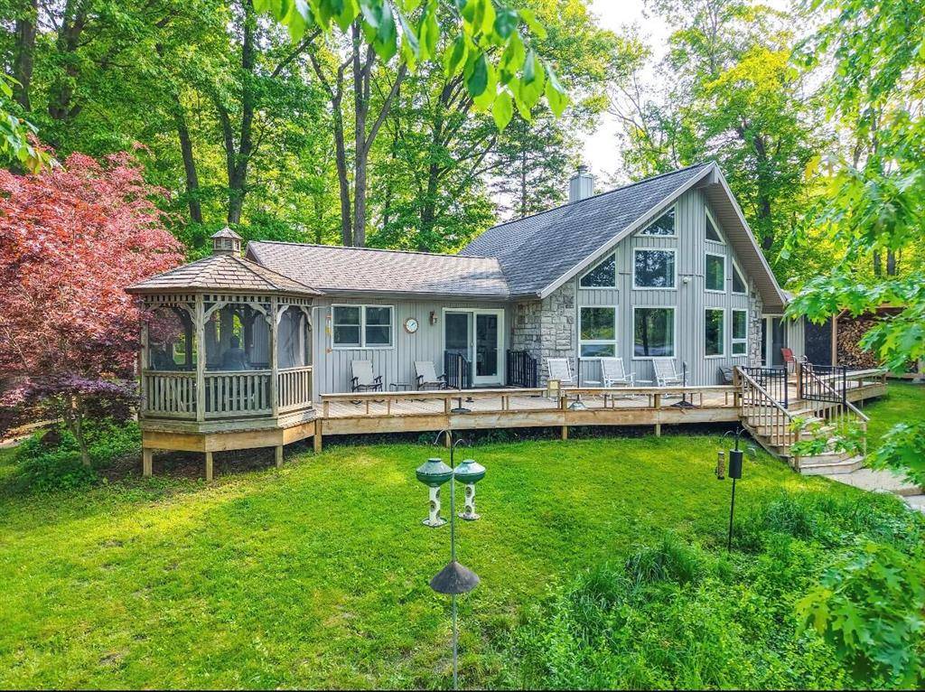 620 W Warren Woods Road, Weesaw Twp, MI 49113