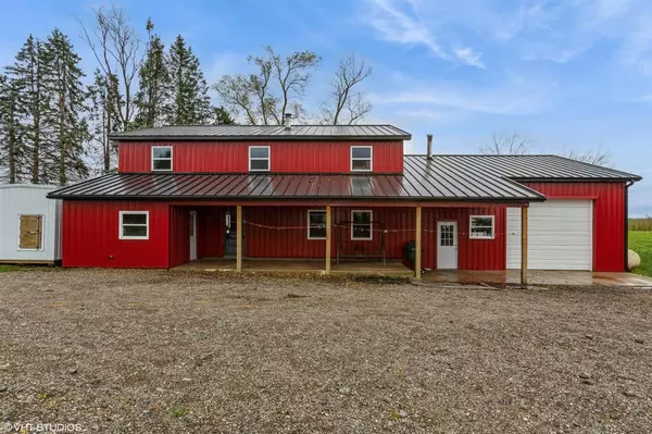 58220 County Road 681, Hartford, MI 49057