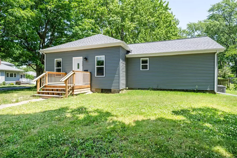 308 N Elm Street, Three Oaks Vlg, MI 49128