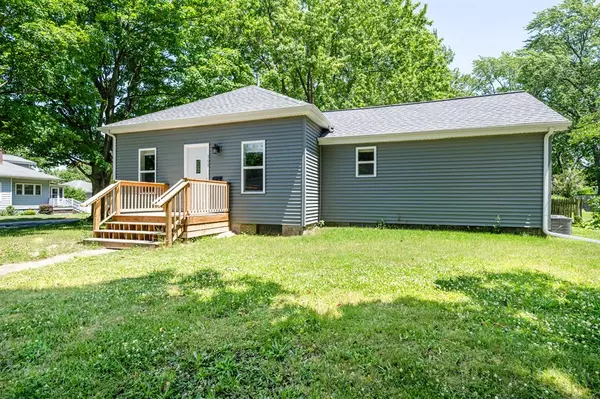 Three Oaks Vlg, MI 49128,308 N Elm Street