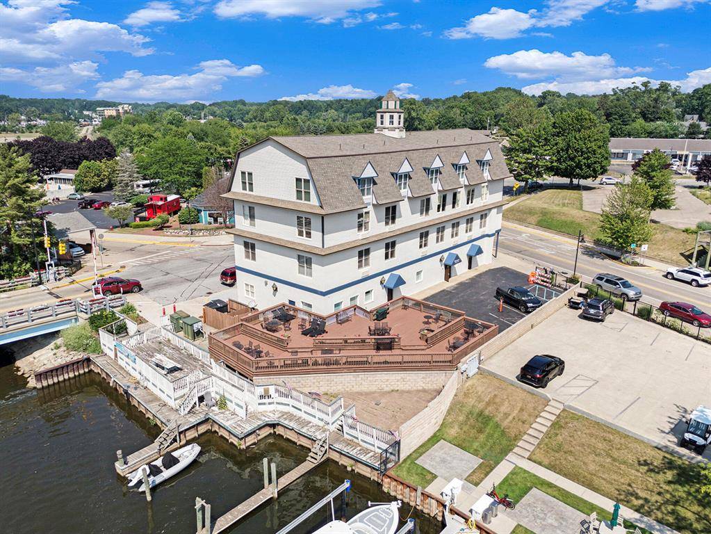 532 Dyckman Avenue 17, South Haven, MI 49090