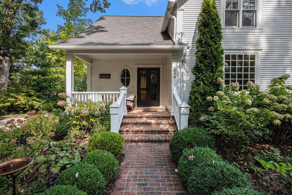Saugatuck, MI 49453,638 Allegan Street