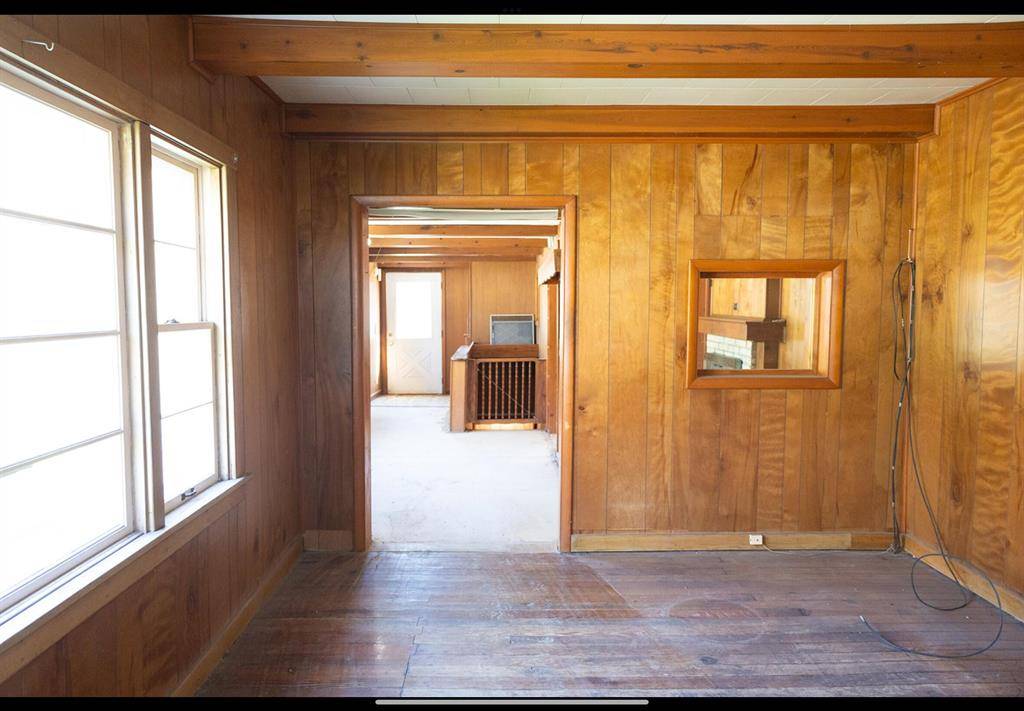 Chikaming Twp, MI 49128,15232 Three Oaks Road