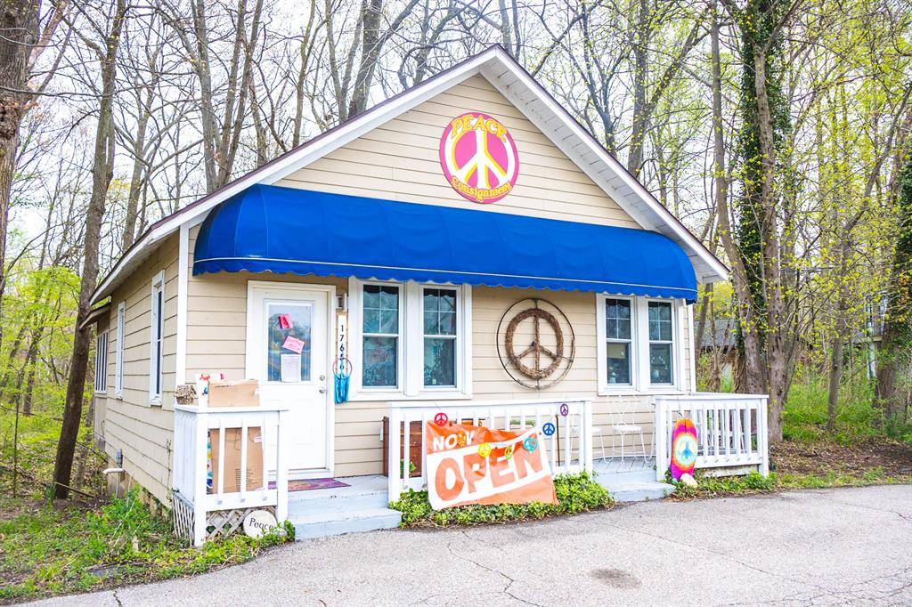 New Buffalo Twp, MI 49117,17656 US-12