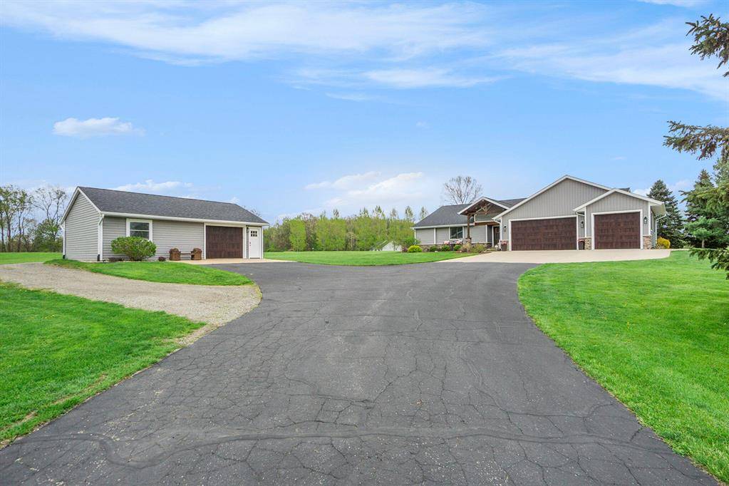 Portage, MI 49002,2934 Woodhams Avenue