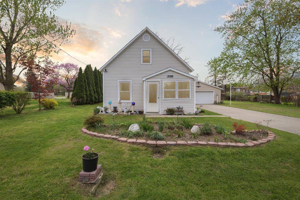 12948 Peck Avenue, Chikaming Twp, MI 49125