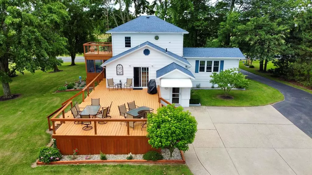 8595 E Napier Avenue, Bainbridge Twp, MI 49022