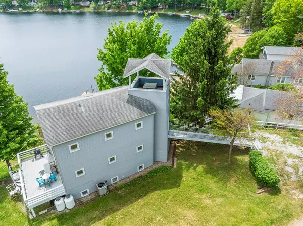 15657 Lakeview Drive, Buchanan Twp, MI 49107