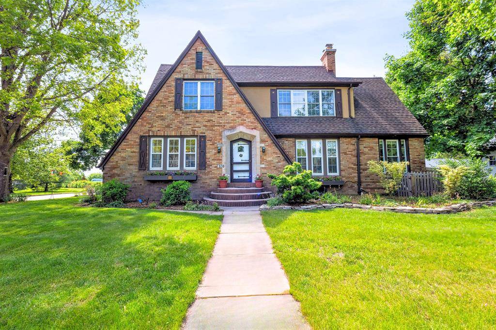 616 S Elm Street, Three Oaks Vlg, MI 49128