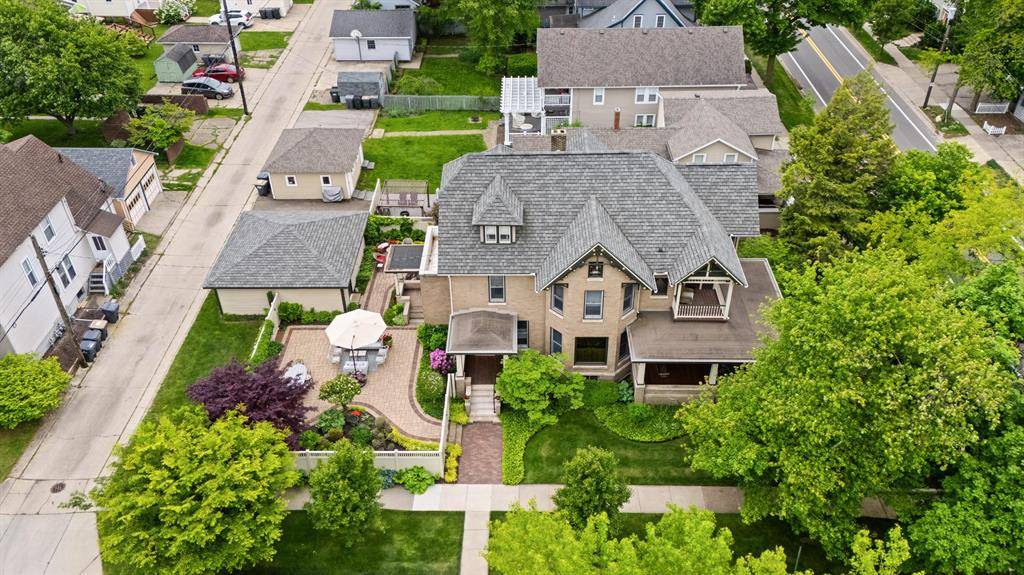St. Joseph, MI 49085,903 Lake Boulevard