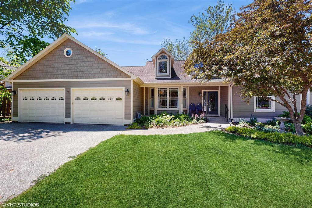 224 S Jameson Street, New Buffalo, MI 49117