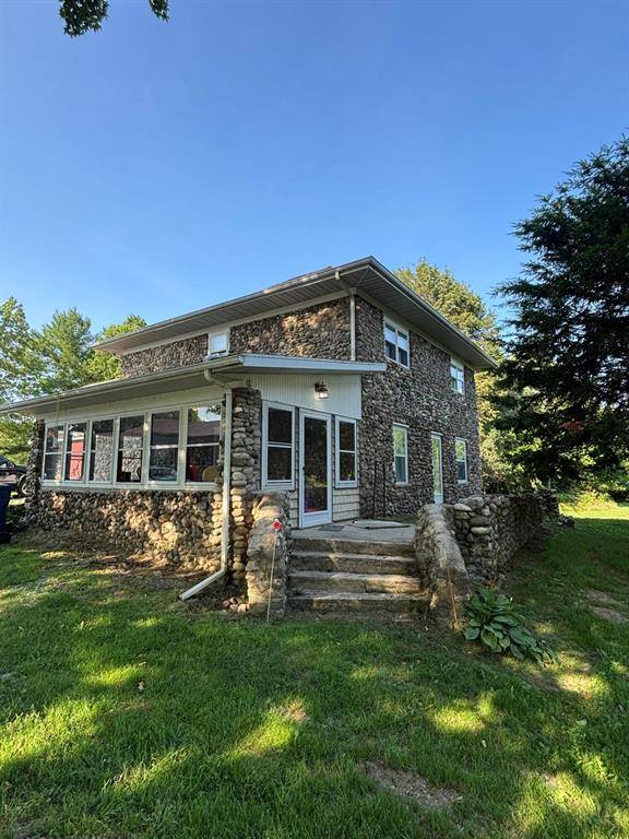2311 E Glendora Road, Buchanan Twp, MI 49107