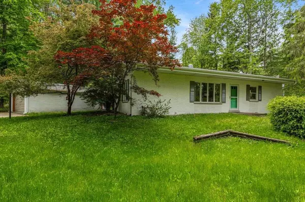 12270 Linden Avenue, Chikaming Twp, MI 49125