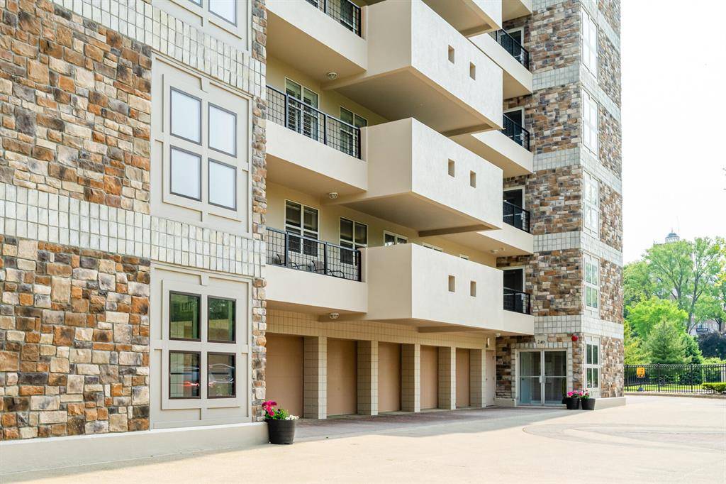 St. Joseph, MI 49085,240 Water Street 1A