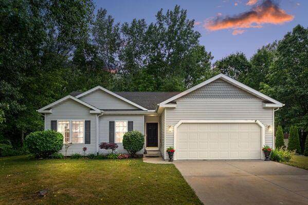 1413 Whispering Trail, Benton Twp, MI 49022