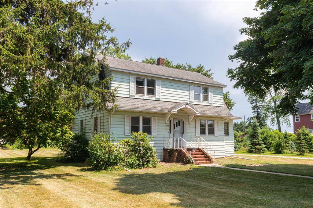 9105 3rd Street, Baroda Vlg, MI 49101