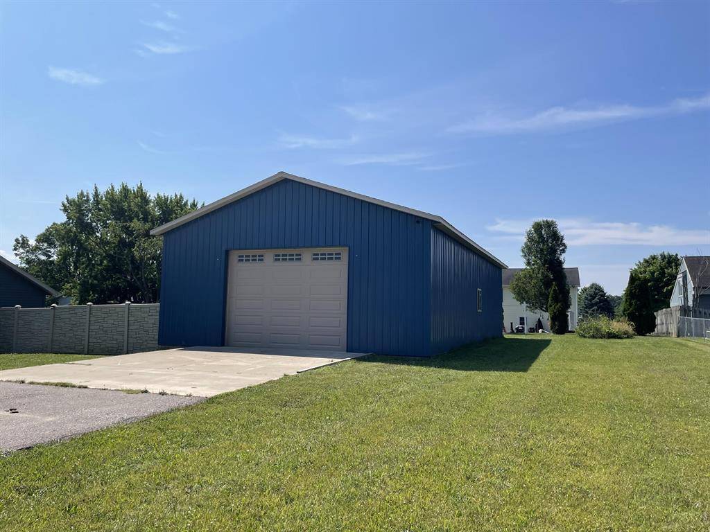 619 Twin Hills Drive, Watervliet, MI 49098