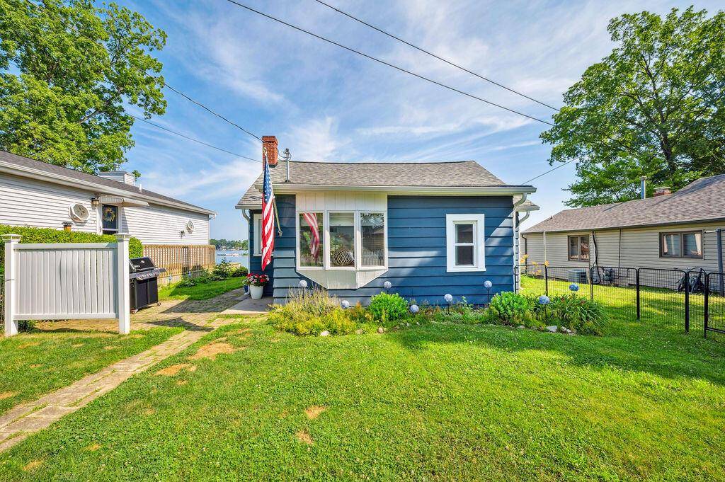 31326 Curran Beach Road, Silver Creek Twp, MI 49047