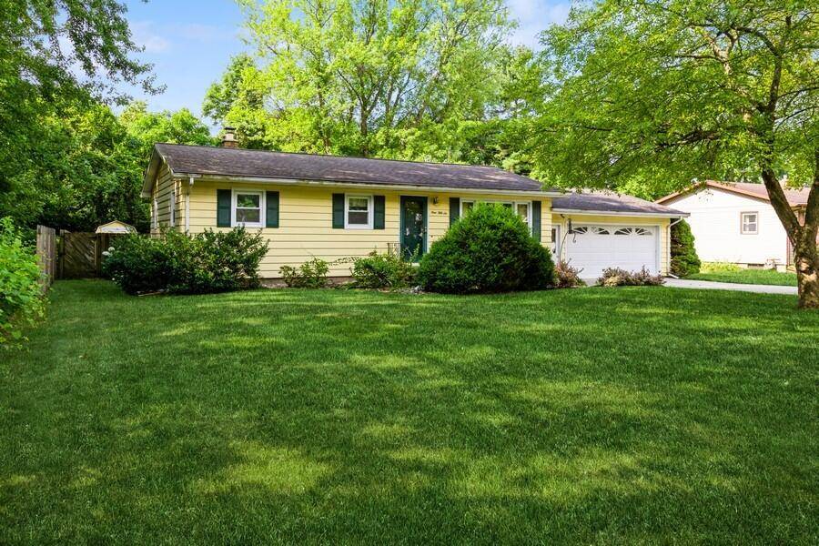 956 Vinewood Drive, St. Joseph Twp, MI 49085