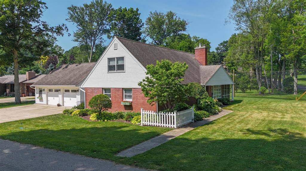 21687 Shiawassee Drive, Penn Twp, MI 49031