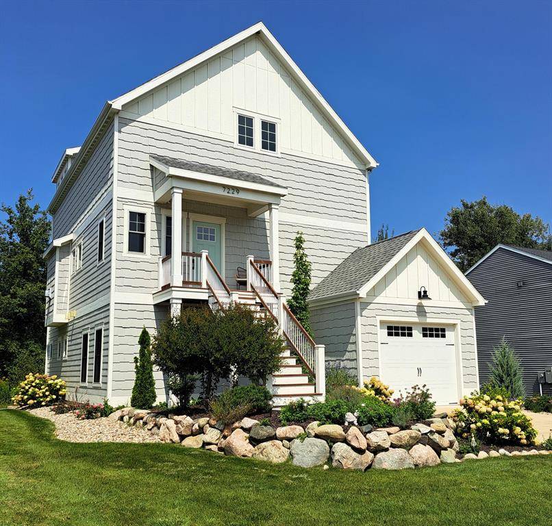 7229 Lakeview Avenue, Casco Twp, MI 49090
