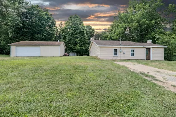 51920 Lawrence Road, Volinia Twp, MI 49067