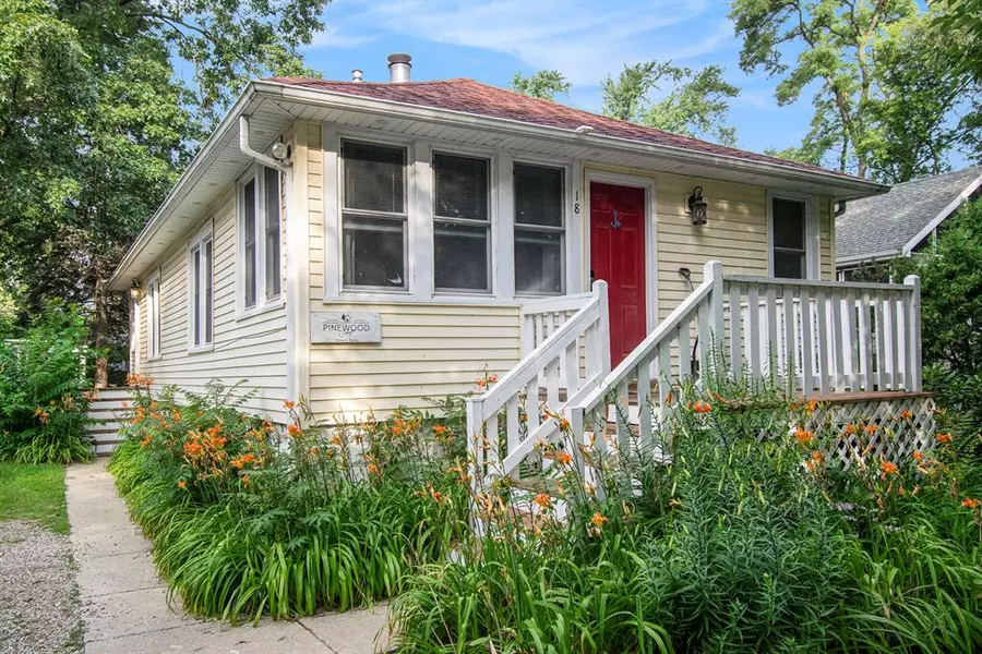 18 N Taylor Street, New Buffalo, MI 49117