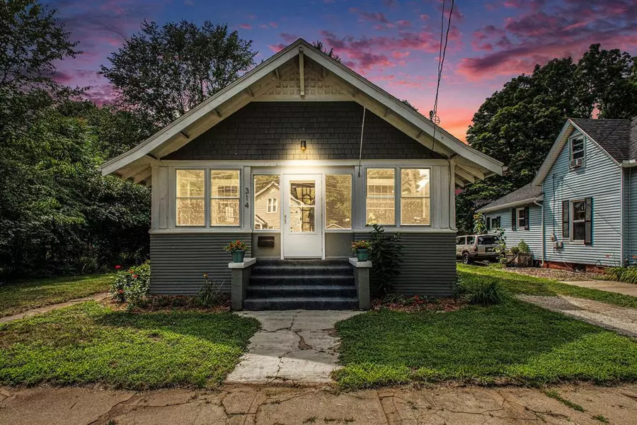 314 S Saint Joseph Avenue, Niles, MI 49120