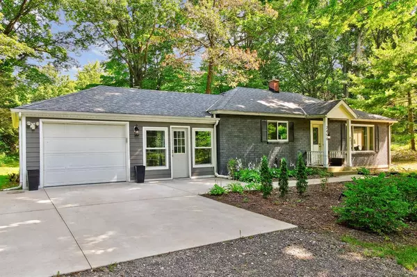 Saugatuck Twp, MI 49408,2450 Blue Star Highway