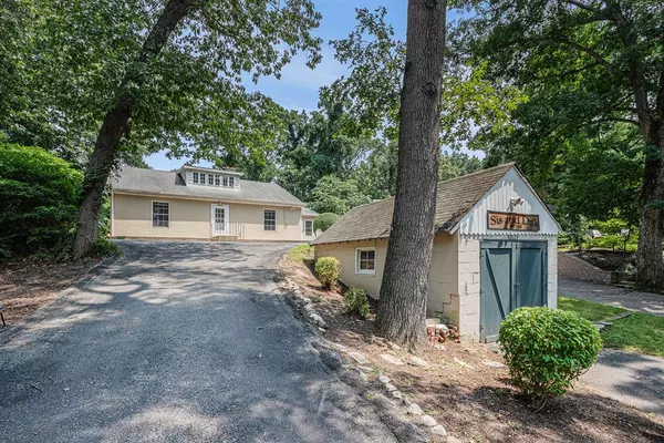 49209 Howard Avenue, Grand Beach Vlg, MI 49117