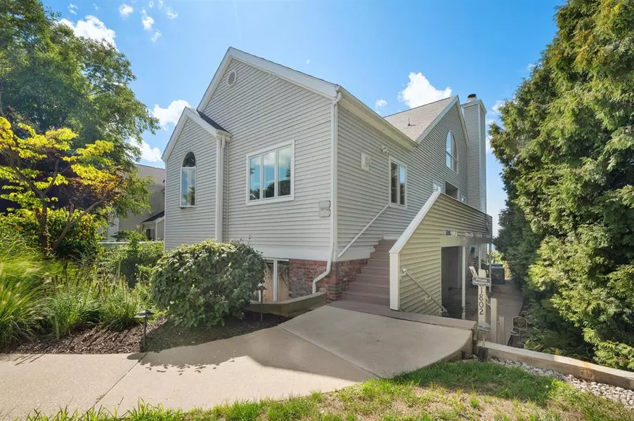 1802 Lakeshore Drive 6, St. Joseph, MI 49085