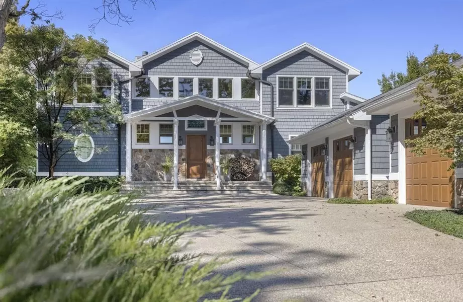 11561 Marquette Drive, New Buffalo Twp, MI 49117