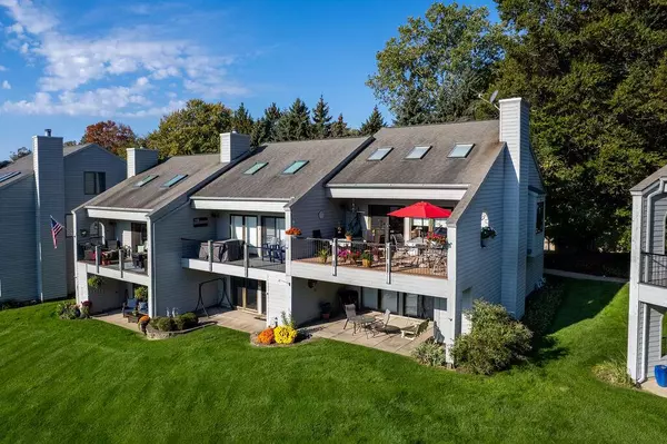 300 Black River Street 21, South Haven, MI 49090