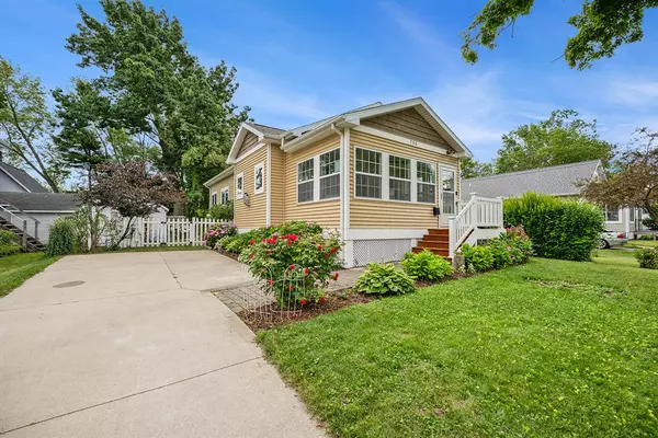 755 Indiana Avenue, South Haven, MI 49090