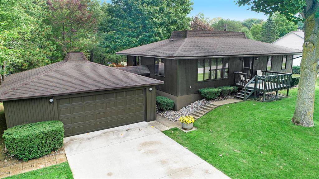 6372 Lake Harbor Road, Norton Shores, MI 49441