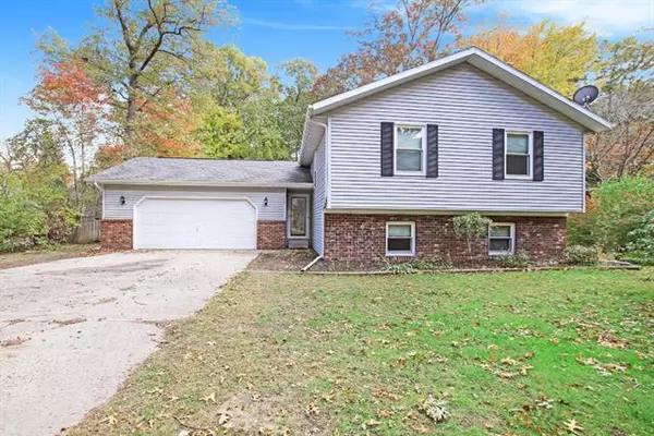 18306 Forest Avenue, Spring Lake Twp, MI 49456