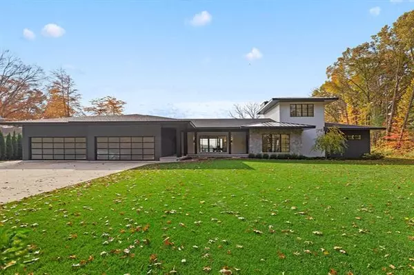 6379 Lake Ridge Drive, Saugatuck, MI 49453