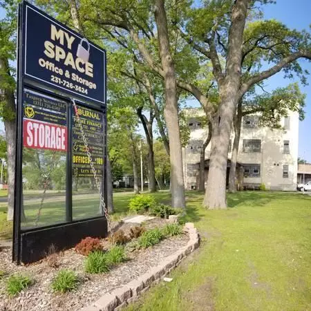 1657 S Getty Street, Muskegon, MI 49442